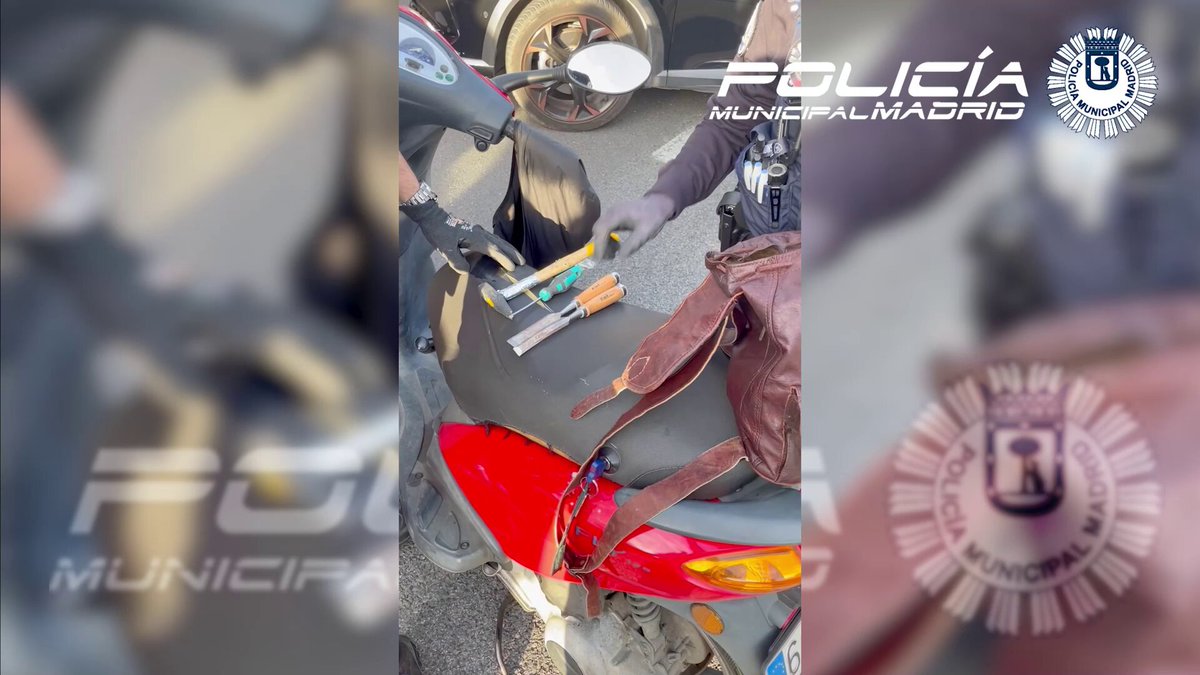 Un conductor drogado circulaba en San Blas con una moto robada y ...