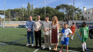 Niños jugando torneo solidario en estadio Antonio Sanfiz Coslada
