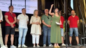 Vecinos celebrando fiestas de Adoratrices en Guadalajara con actividades diversas