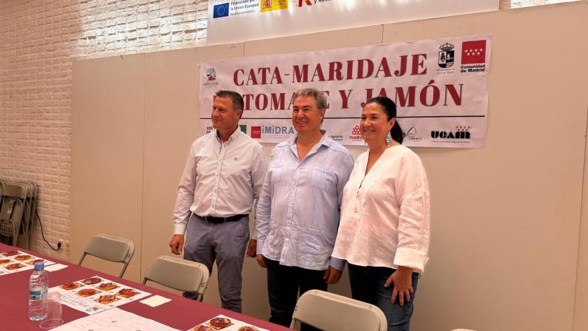 Ambiente en la Feria de la Huerta y Vino en Villa del Prado