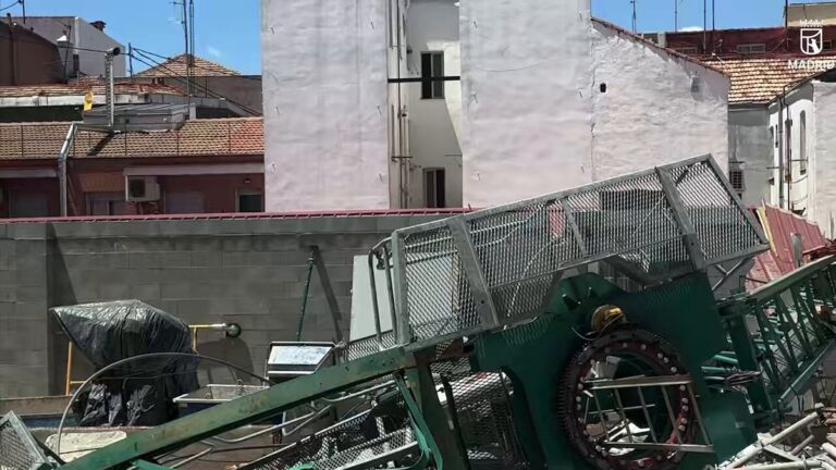 Grúa caída en obras de Francisco de Salas Tetuán Madrid