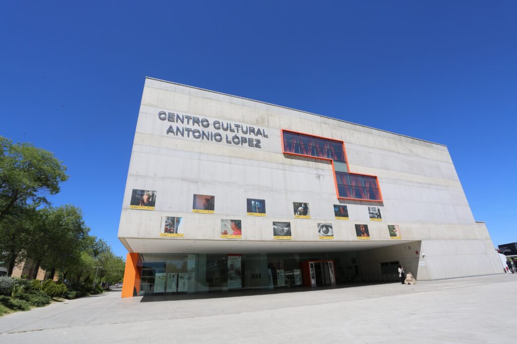 Cartel de talleres culturales en Coslada 2026 2027
