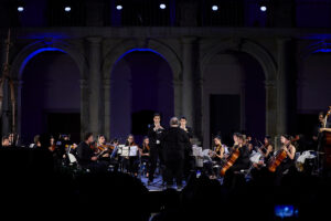 Concierto fin de curso en Universidad de Alcalá patio colegio