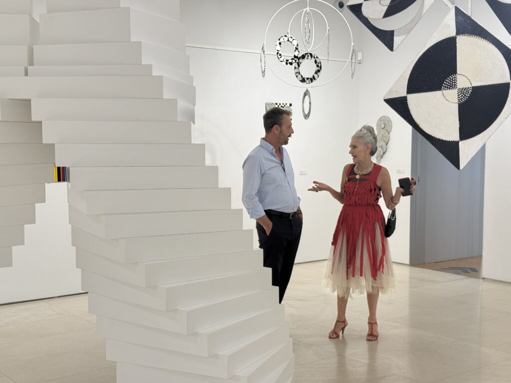Interior del Museo Francisco Sobrino con obras de B Forever en Guadalajara