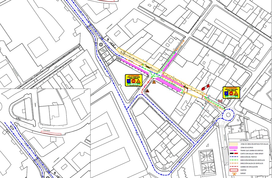 Calle Teniente Ruiz en Alcalá de Henares con señal de obra y cortes