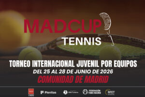 Partido de tenis en la CD Joaquin Blume en Torrejón