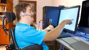 Edificio oficinas vida independiente para personas con discapacidad en Madrid