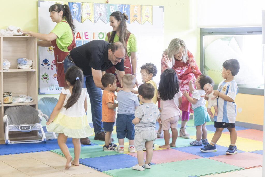 Niños participando en servicios de conciliacion en Guadalajara