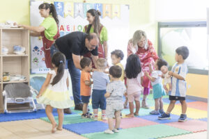 Niños participando en servicios de conciliacion en Guadalajara