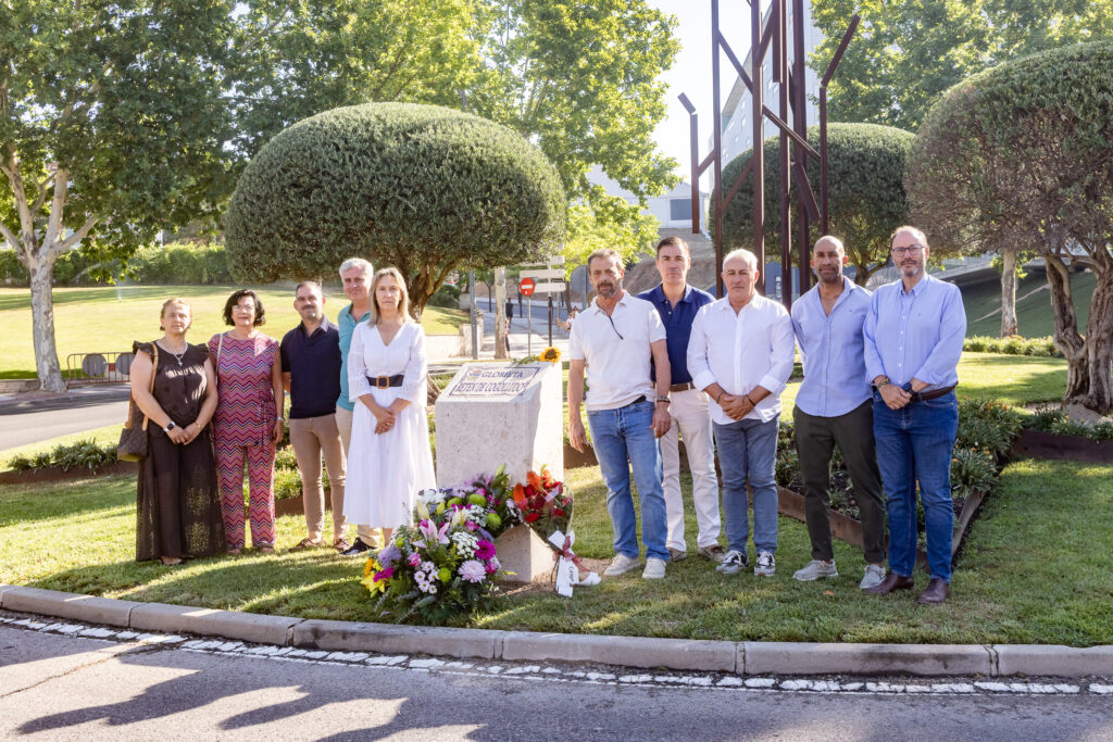 Homenaje floral en Guadalajara por incendio La Riba de Saelices