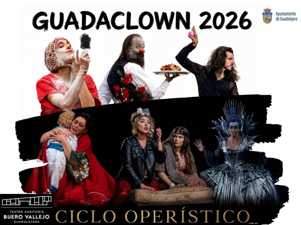 Entrada al Teatro Buero Vallejo en Guadalajara con cartel de espectáculos