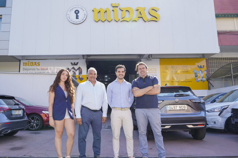 Fachada del taller Midas en calle Metano, Torrejón de Ardoz