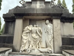 Panteón Francisco Cuesta en Cementerio Municipal de Guadalajara