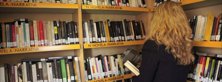 Bibliobús en ruta por municipios del Corredor del Henares