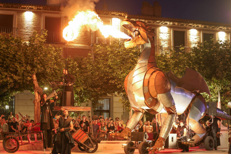 Escena de teatro en centro historico de Alcala de Henares