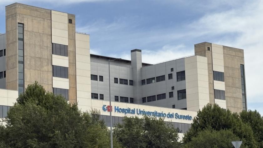 Entrada y fachada del Hospital del Sureste en Arganda del Rey