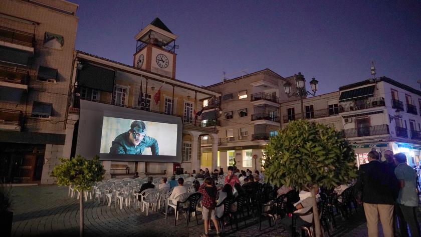 Cartel del programa Cine en Municipios en Torres de la Alameda