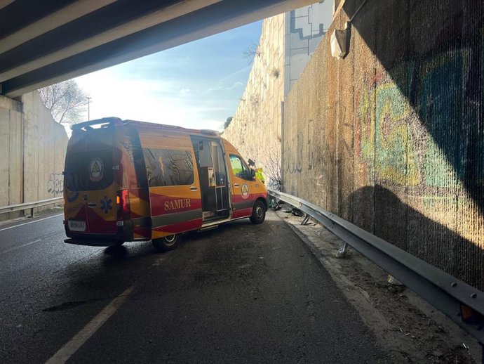 Incendio en solar junto a la Universidad Politécnica Madrid Puente Vallecas