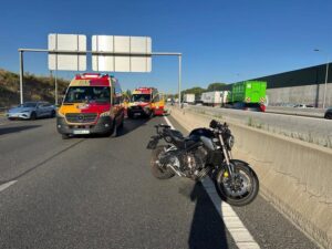 Motociclista accidentado en vía de servicio M-40 Madrid