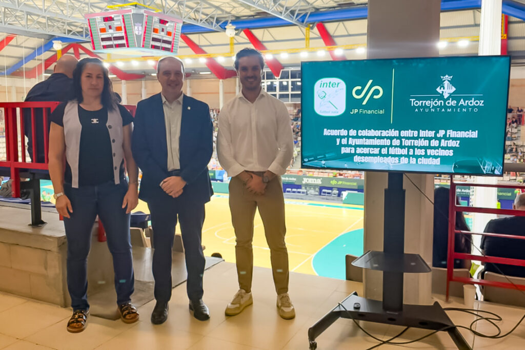 Vista del Pabellón Jorge Garbajosa durante un partido de fútbol sala en Torrejón de Ardoz