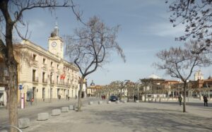 Plaza de Cervantes y edificio del Ayuntamiento de Alcalá de Henares